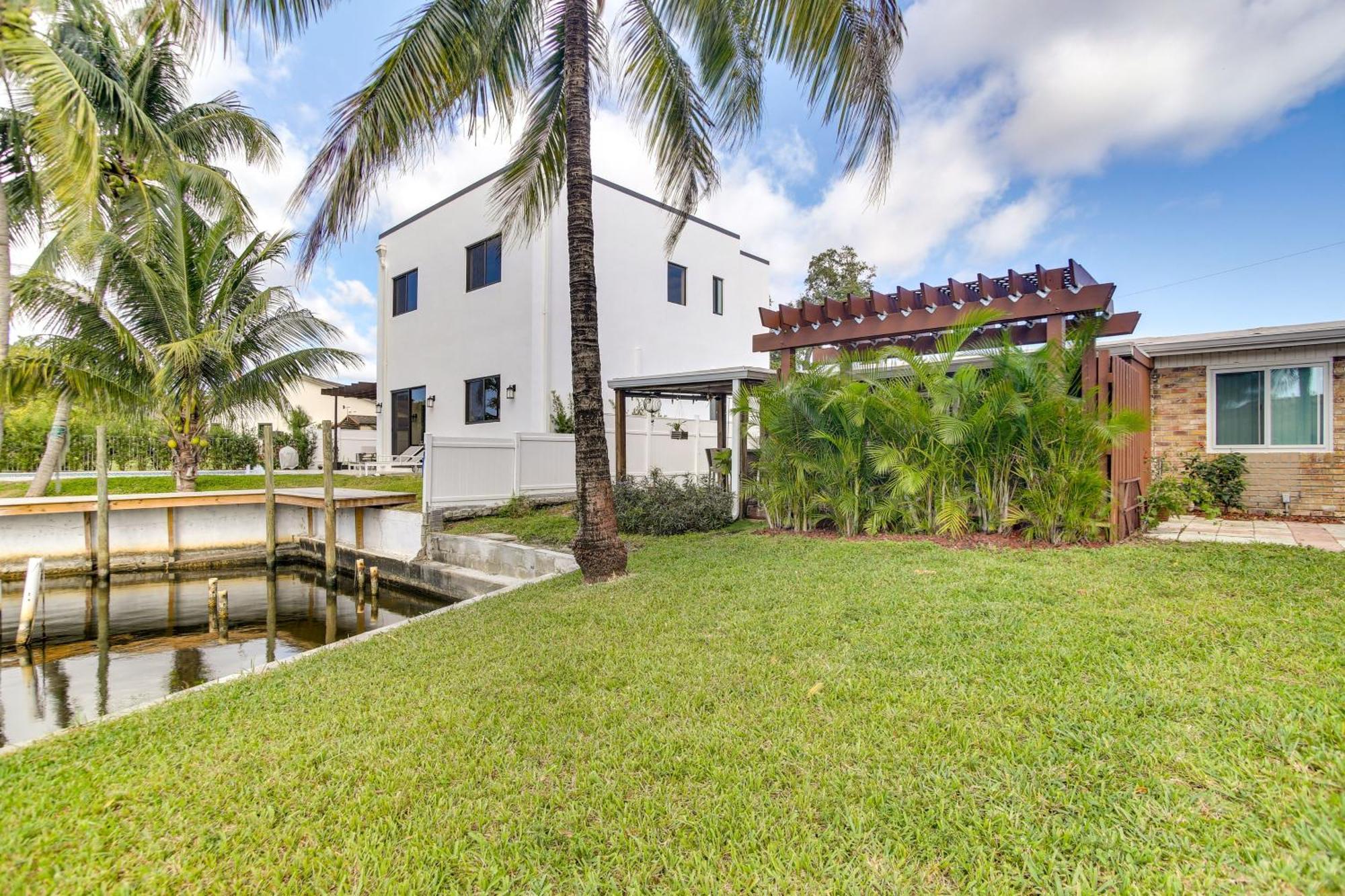 Canal Side Retreat With Dock, By Hollywood Boardwalk Fort Lauderdale Esterno foto